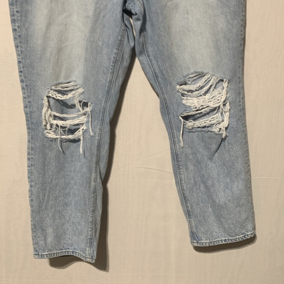 American Eagle Distressed Mom Jeans - Picture 3 of 8
